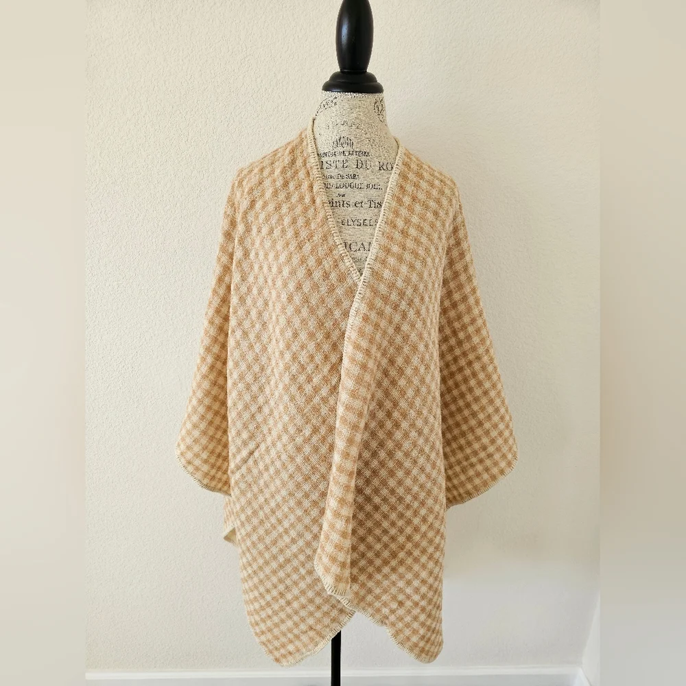 Boyne Valley Weavers Ireland Handcrafted Gingham Poncho Wrap Honey & Cream